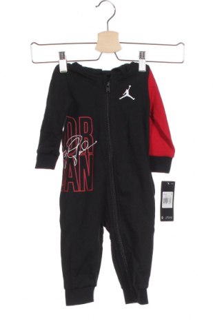 Dětská kombinéza  Air Jordan Nike, Velikost 6-9m/ 68-74 cm, Barva Černá, 60% bavlna, 40% polyester, Cena  864,00 Kč