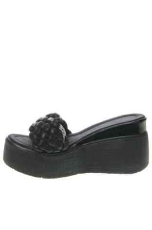 Pantofle, Velikost 38, Barva Černá, Cena  785,00 Kč