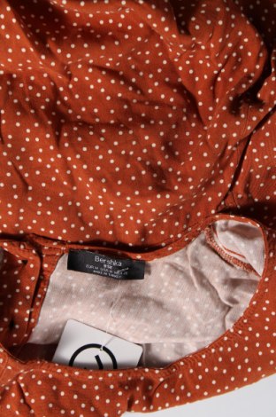 Дамска блуза Bershka, Размер M, Цвят Кафяв, Цена 6,65 лв.