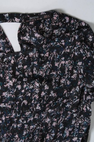 Damen Shirt Bershka, Größe S, Farbe Mehrfarbig, Preis € 3,97