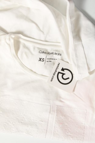 Damen T-Shirt Calvin Klein Jeans, Größe XS, Farbe Weiß, Preis 23,66 €