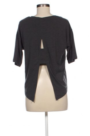 Дамска блуза New Balance, Размер M, Цвят Сив, Цена 17,00 лв.