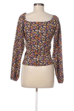 Γυναικεία μπλούζα Pieces, Μέγεθος M, Χρώμα Πολύχρωμο, Τιμή 6,00 €