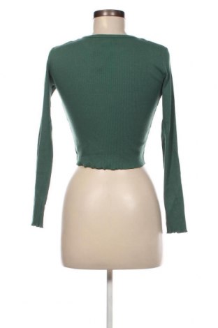 Дамска блуза Pull&Bear, Размер M, Цвят Зелен, Цена 19,80 лв.