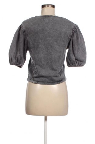 Γυναικεία μπλούζα Pull&Bear, Μέγεθος S, Χρώμα Γκρί, Τιμή 6,00 €
