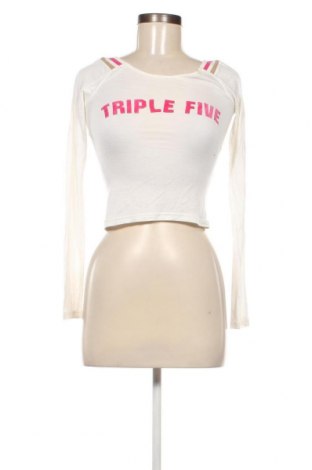Γυναικεία μπλούζα Triple Five Soul, Μέγεθος S, Χρώμα Εκρού, Τιμή 4,95 €
