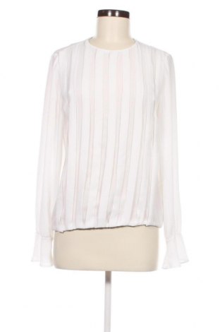 Damen Shirt Zara, Größe XL, Farbe Weiß, Preis 10,33 €