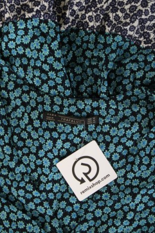 Дамска блуза Zara Trafaluc, Размер M, Цвят Син, Цена 6,00 лв.