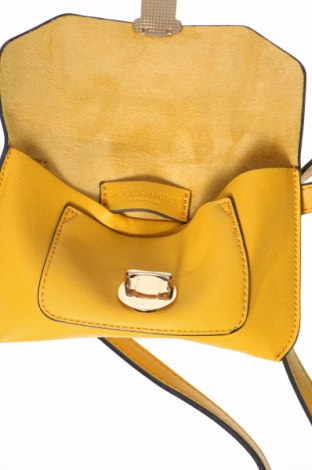 Дамска чанта Accessorize, Цвят Жълт, Цена 28,70 лв.