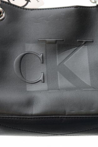 Γυναικεία τσάντα Calvin Klein Jeans, Χρώμα Μαύρο, Τιμή 88,66 €