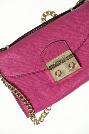 Γυναικεία τσάντα Guess, Χρώμα Ρόζ , Τιμή 68,16 €