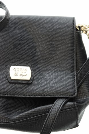 Γυναικεία τσάντα Guess, Χρώμα Μαύρο, Τιμή 68,16 €