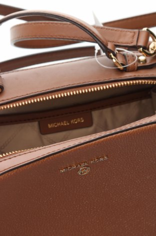 Дамска чанта Michael Kors, Цвят Кафяв, Цена 328,79 лв.