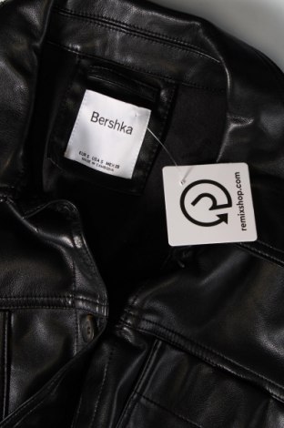 Дамска кожена риза Bershka, Размер S, Цвят Черен, Цена 14,25 лв.
