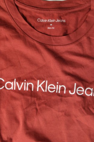 Дамска тениска Calvin Klein Jeans, Размер M, Цвят Червен, Цена 73,15 лв.