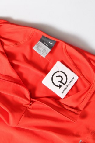 Дамска тениска Nike, Размер M, Цвят Червен, Цена 25,65 лв.