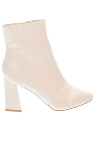 Dámské boty  Boohoo, Velikost 40, Barva Bílá, Cena  558,00 Kč