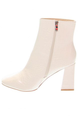 Botine de damă Boohoo, Mărime 40, Culoare Alb, Preț 113,98 Lei