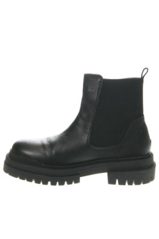 Botine de damă Bullboxer, Mărime 37, Culoare Negru, Preț 135,69 Lei