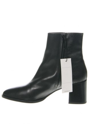 Damen Stiefeletten Calvin Klein, Größe 40, Farbe Schwarz, Preis 111,03 €