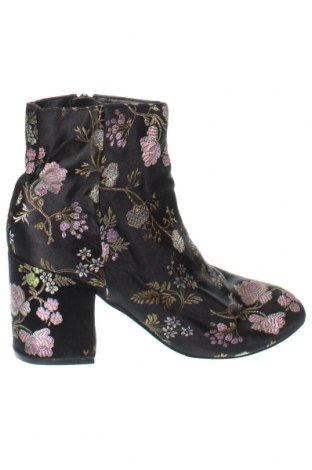 Botine de damă Charlotte Russe, Mărime 40, Culoare Negru, Preț 86,84 Lei