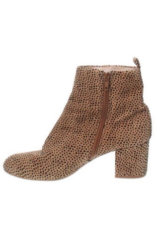 Botine de damă Gianni Bini, Mărime 40, Culoare Bej, Preț 112,17 Lei