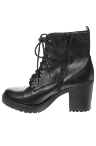 Botine de damă Graceland, Mărime 39, Culoare Negru, Preț 157,89 Lei