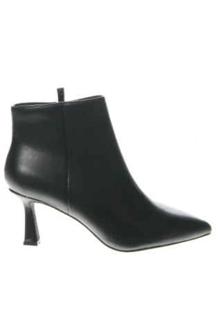 Damen Stiefeletten Tata, Größe 39, Farbe Schwarz, Preis 19,85 €