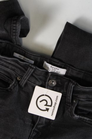 Damen Jeans Bershka, Größe XXS, Farbe Schwarz, Preis 9,00 €