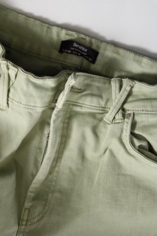 Damen Jeans Bershka, Größe L, Farbe Grün, Preis 8,90 €