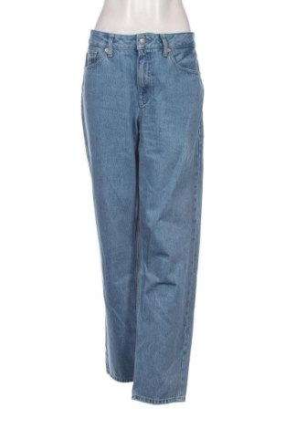 Дамски дънки Calvin Klein Jeans, Размер S, Цвят Син, Цена 85,80 лв.