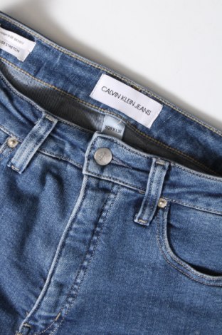 Γυναικείο Τζίν Calvin Klein Jeans, Μέγεθος M, Χρώμα Μπλέ, Τιμή 40,21 €