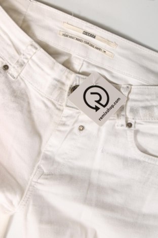 Damen Jeans Coccara, Größe M, Farbe Weiß, Preis € 13,65