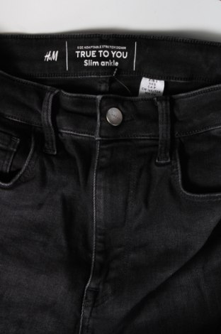 Дамски дънки H&M, Размер S, Цвят Черен, Цена 17,60 лв.