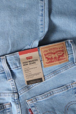 Дамски дънки Levi's, Размер M, Цвят Син, Цена 86,00 лв.