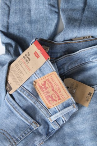 Γυναικείο Τζίν Levi's, Μέγεθος S, Χρώμα Μπλέ, Τιμή 35,46 €