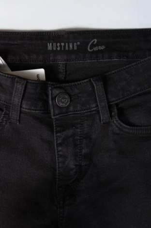 Dámske džínsy  Mustang, Veľkosť XL, Farba Čierna, Cena  23,49 €