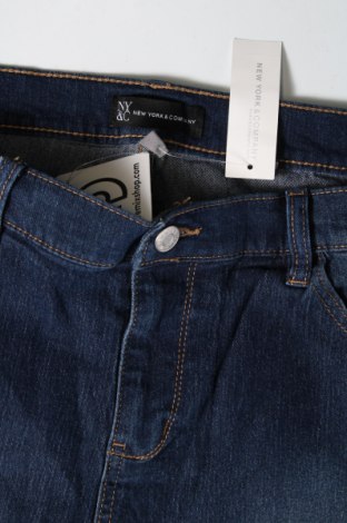 Damskie jeansy New York & Company, Rozmiar L, Kolor Niebieski, Cena 65,57 zł