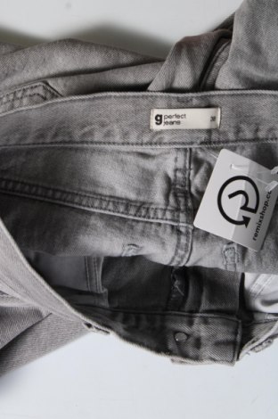 Női farmernadrág Perfect Jeans By Gina Tricot, Méret M, Szín Szürke, Ár 7 814 Ft