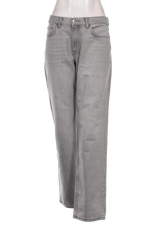 Γυναικείο Τζίν Perfect Jeans By Gina Tricot, Μέγεθος M, Χρώμα Γκρί, Τιμή 23,02 €