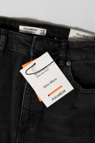 Γυναικείο Τζίν Pull&Bear, Μέγεθος M, Χρώμα Μαύρο, Τιμή 23,24 €