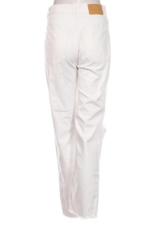 Γυναικείο Τζίν Pull&Bear, Μέγεθος S, Χρώμα Λευκό, Τιμή 9,30 €