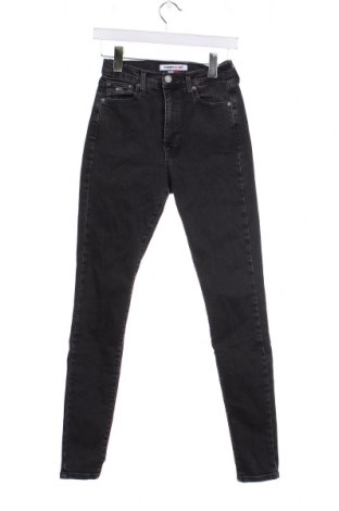 Дамски дънки Tommy Jeans, Размер S, Цвят Сив, Цена 86,00 лв.