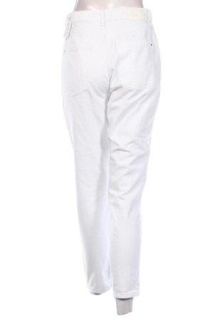 Дамски дънки Zara, Размер M, Цвят Бял, Цена 39,08 лв.