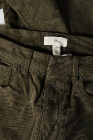 Pantaloni de velvet de femei H&M, Mărime M, Culoare Verde, Preț 38,99 Lei