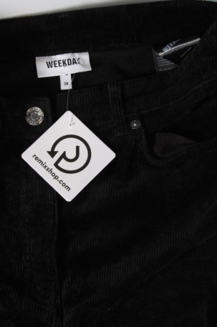 Γυναικείο κοτλέ παντελόνι Weekday, Μέγεθος S, Χρώμα Μαύρο, Τιμή 6,11 €