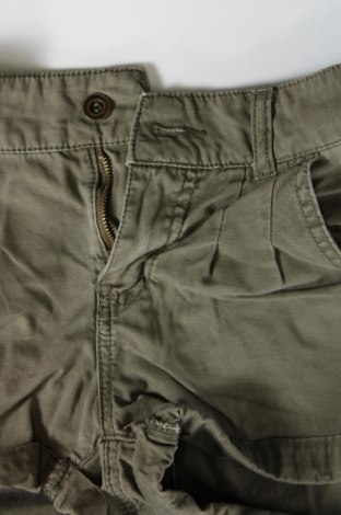 Дамски къс панталон, Размер M, Цвят Зелен, Цена 9,69 лв.