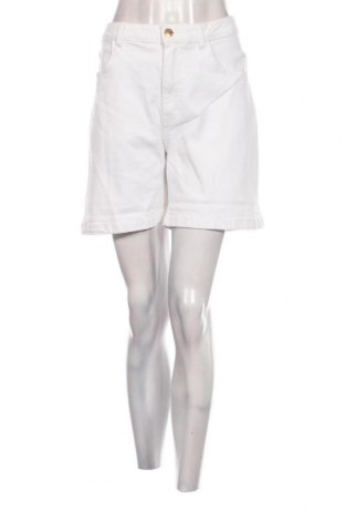 Γυναικείο κοντό παντελόνι Beloved, Μέγεθος M, Χρώμα Λευκό, Τιμή 10,00 €
