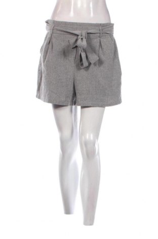 Damen Shorts Bershka, Größe L, Farbe Grau, Preis 5,54 €