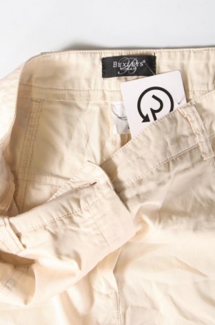 Pantaloni scurți de femei Bexleys, Mărime M, Culoare Bej, Preț 111,84 Lei